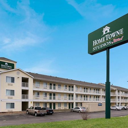 Hometowne Studios By Red Roof Kansas City - Worlds Of Fun Eksteriør bilde