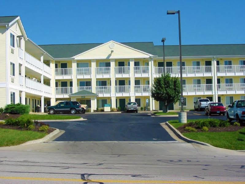 Hometowne Studios By Red Roof Kansas City - Worlds Of Fun Eksteriør bilde